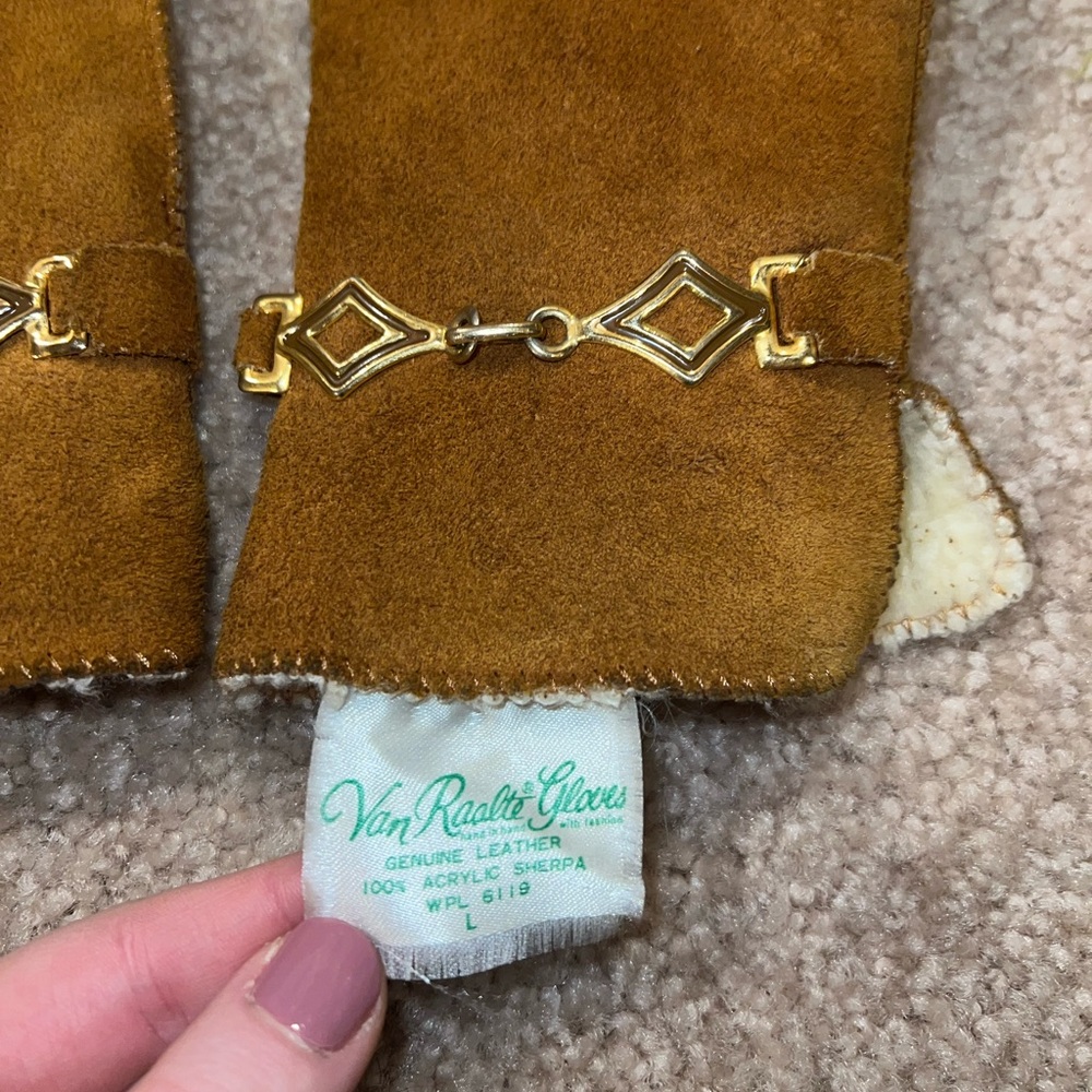 Vintage Brown and Gold Chain Genuine Leather Suede Women’s Gloves - Picture 3 of 4